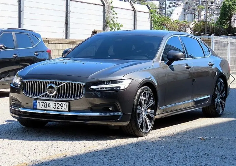 Volvo S90 — фото 1