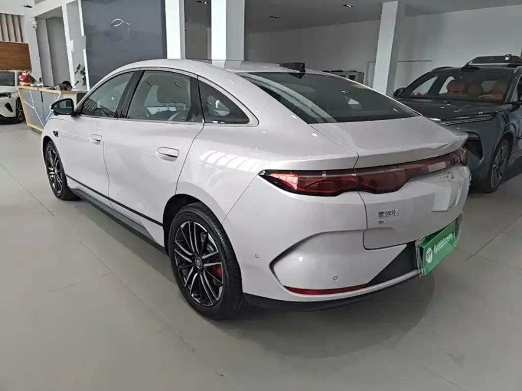 BYD Qin L — фото 6