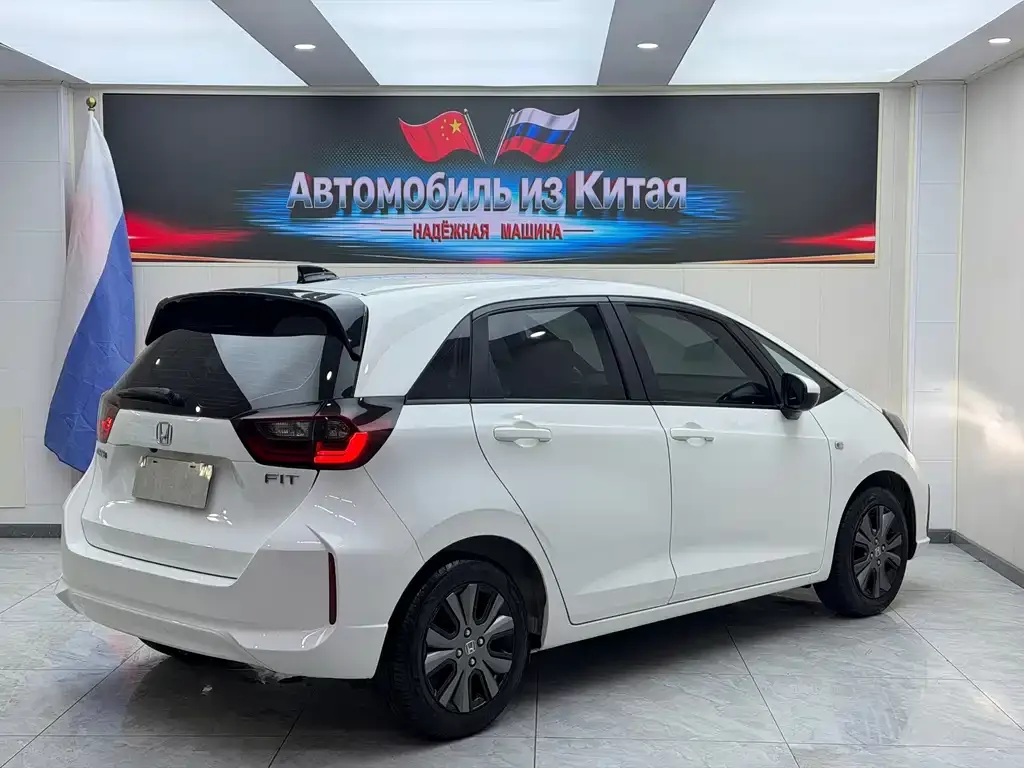 Honda Fit — фото 3
