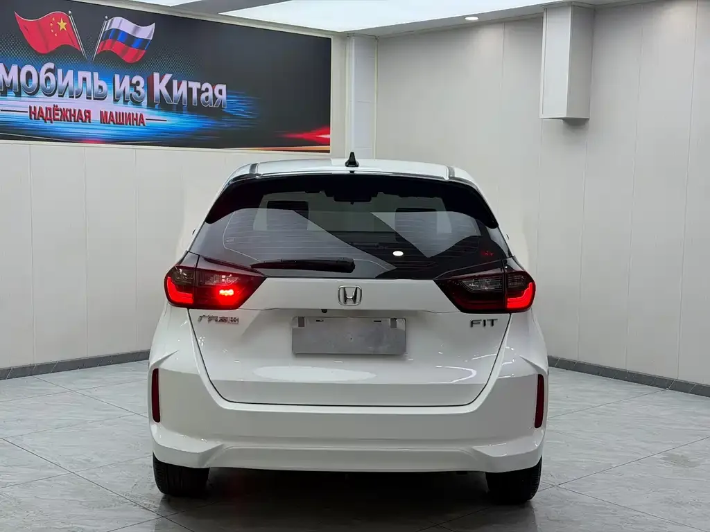 Honda Fit — фото 7