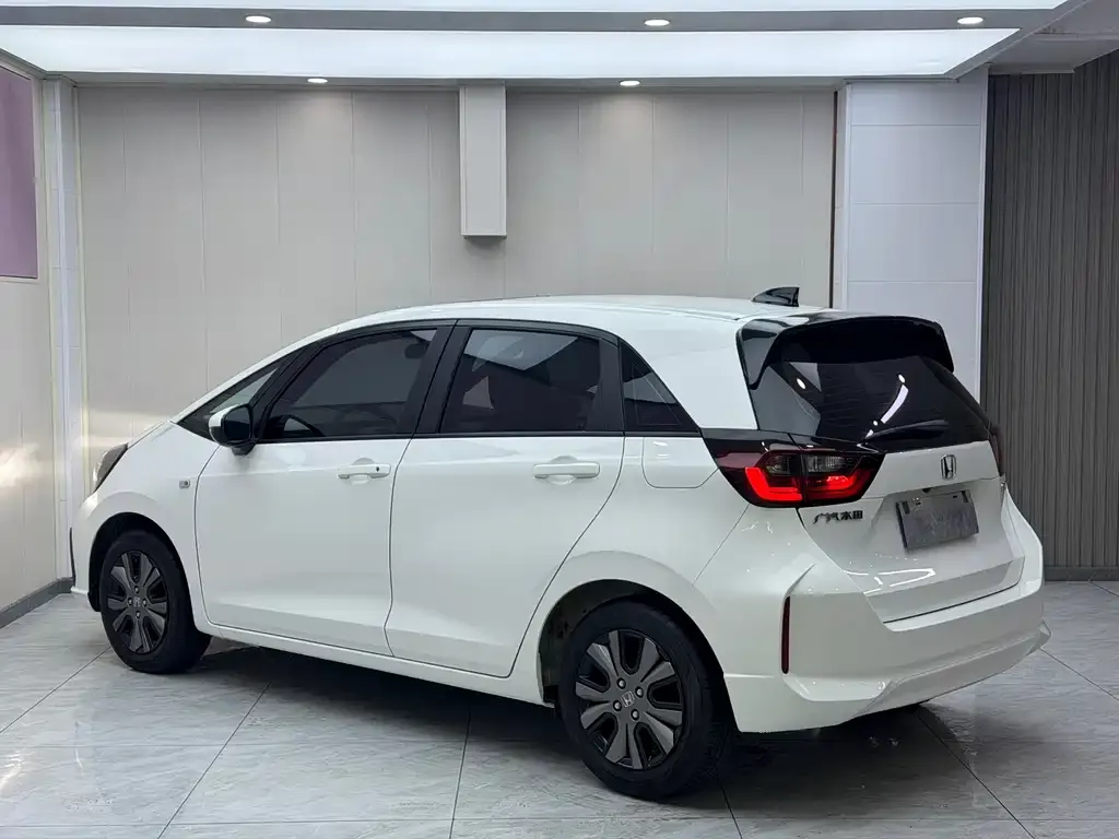 Honda Fit — фото 4