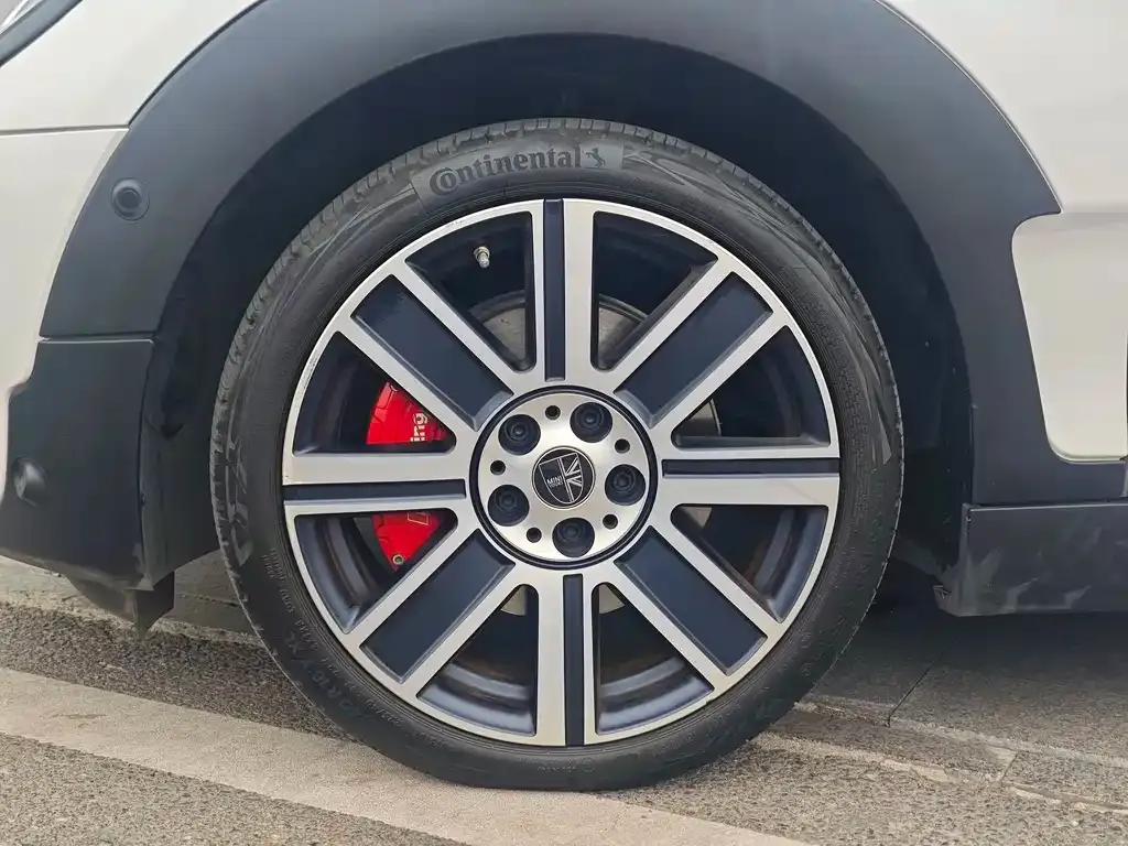 MINI Clubman — фото 6