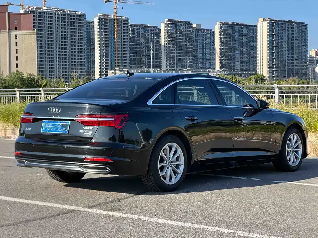 Audi A6L — фото 8