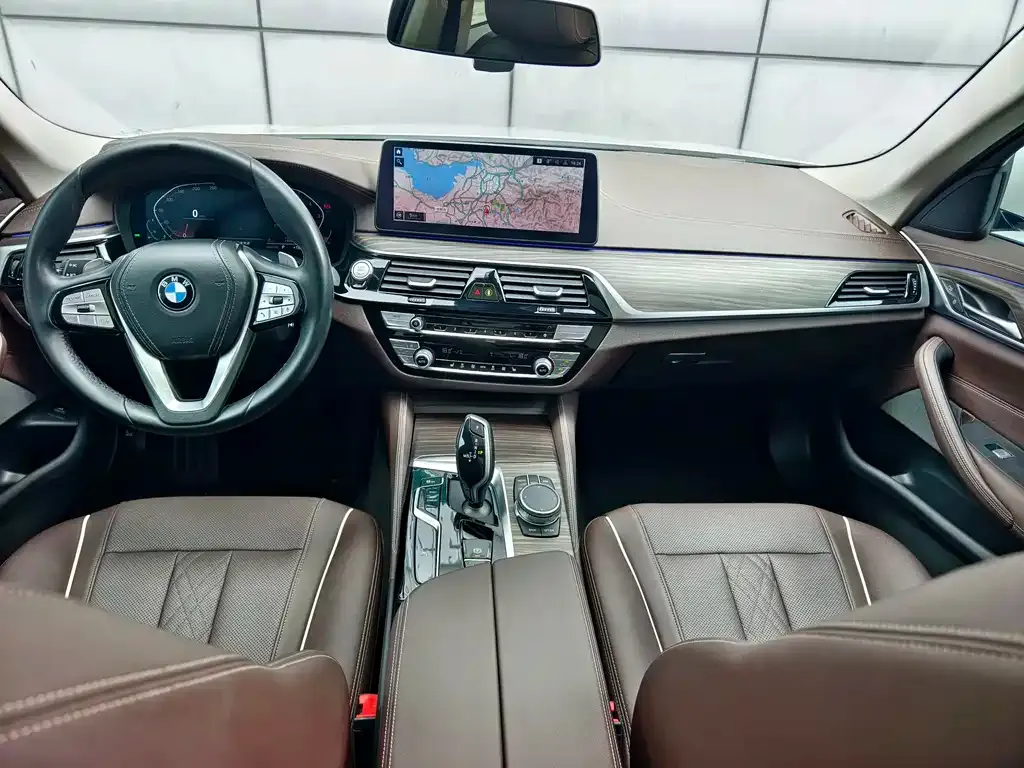 BMW 5 Series — фото 4