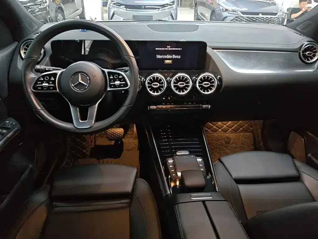 Mercedes-Benz GLA — фото 9