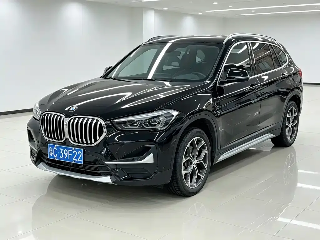 BMW X1 — фото 1