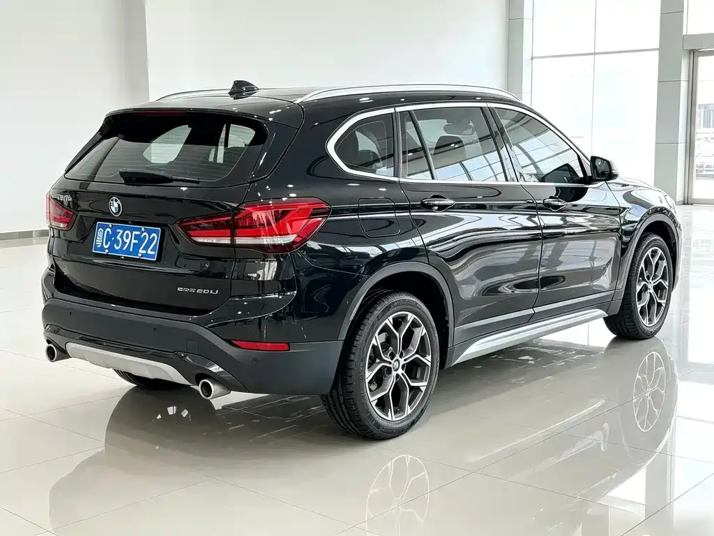 BMW X1 — фото 9