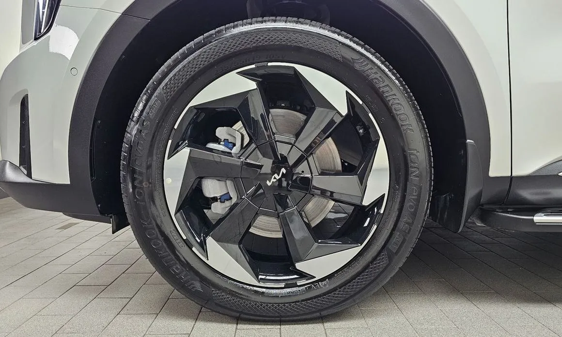 Kia Sorento — фото 10