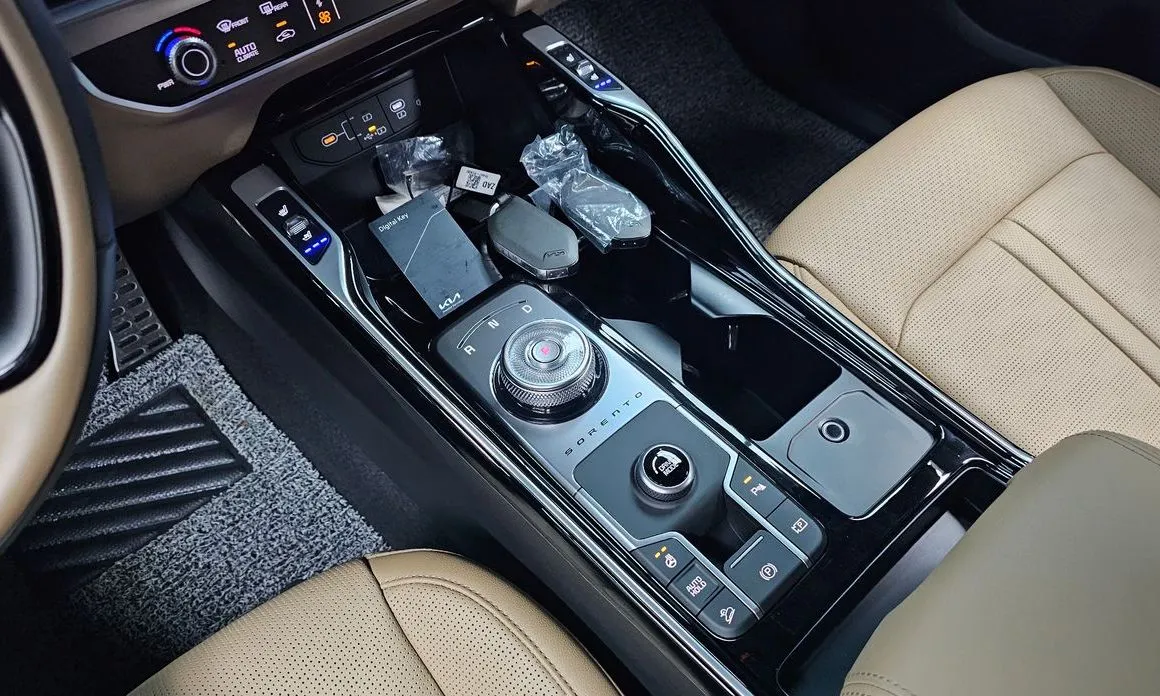 Kia Sorento — фото 9