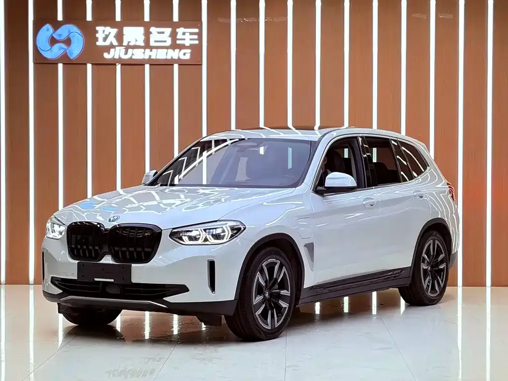 BMW iX3 — фото 1