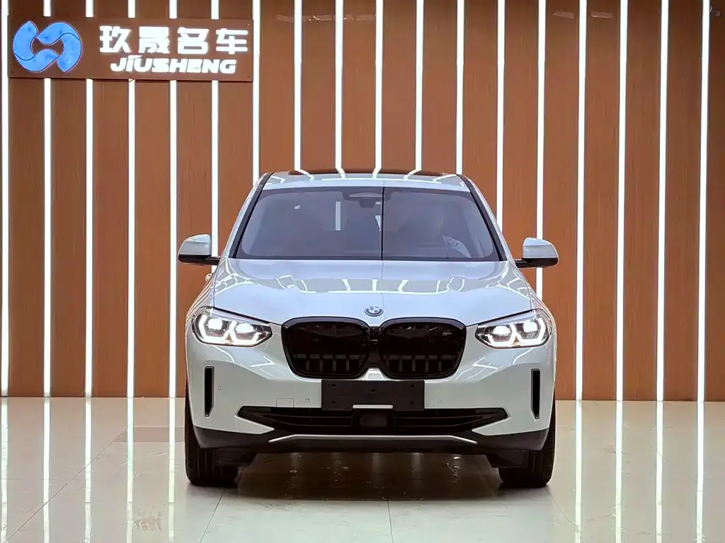 BMW iX3 — фото 2