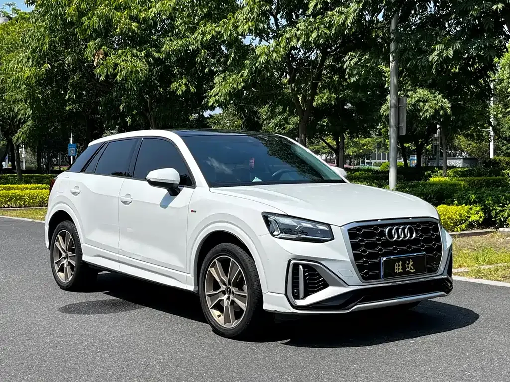 Audi Q2L — фото 7