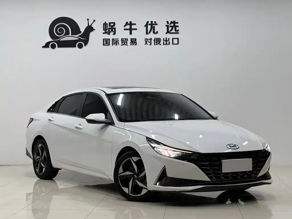 Hyundai Elantra — фото 5