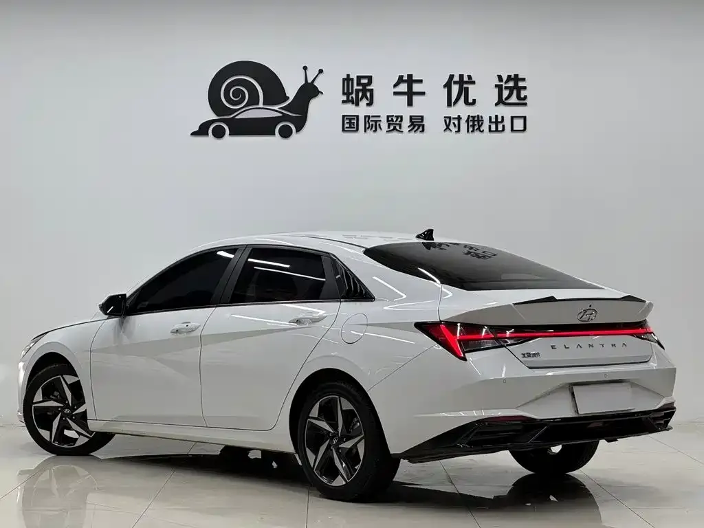 Hyundai Elantra — фото 4