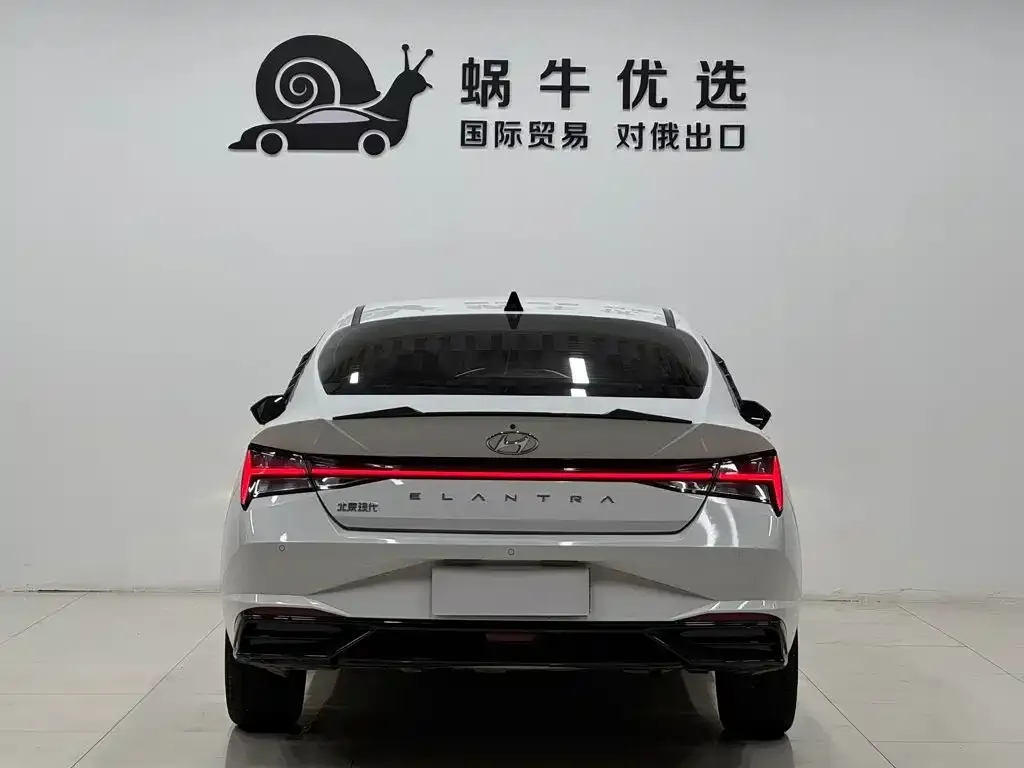 Hyundai Elantra — фото 3
