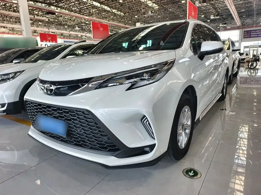 Toyota Granvia — фото 4