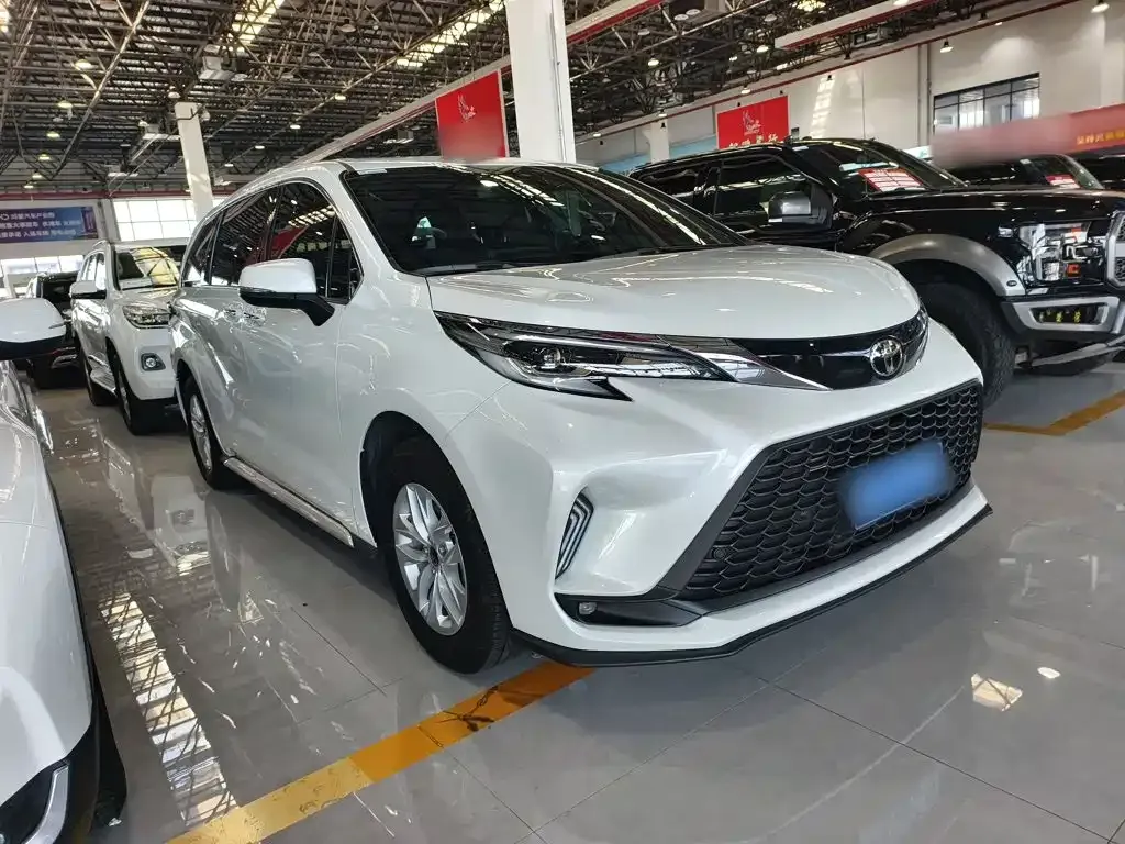 Toyota Granvia — фото 9
