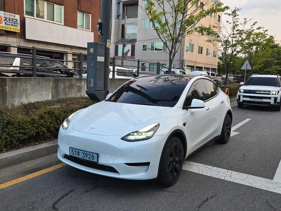 Tesla Model Y — фото 7