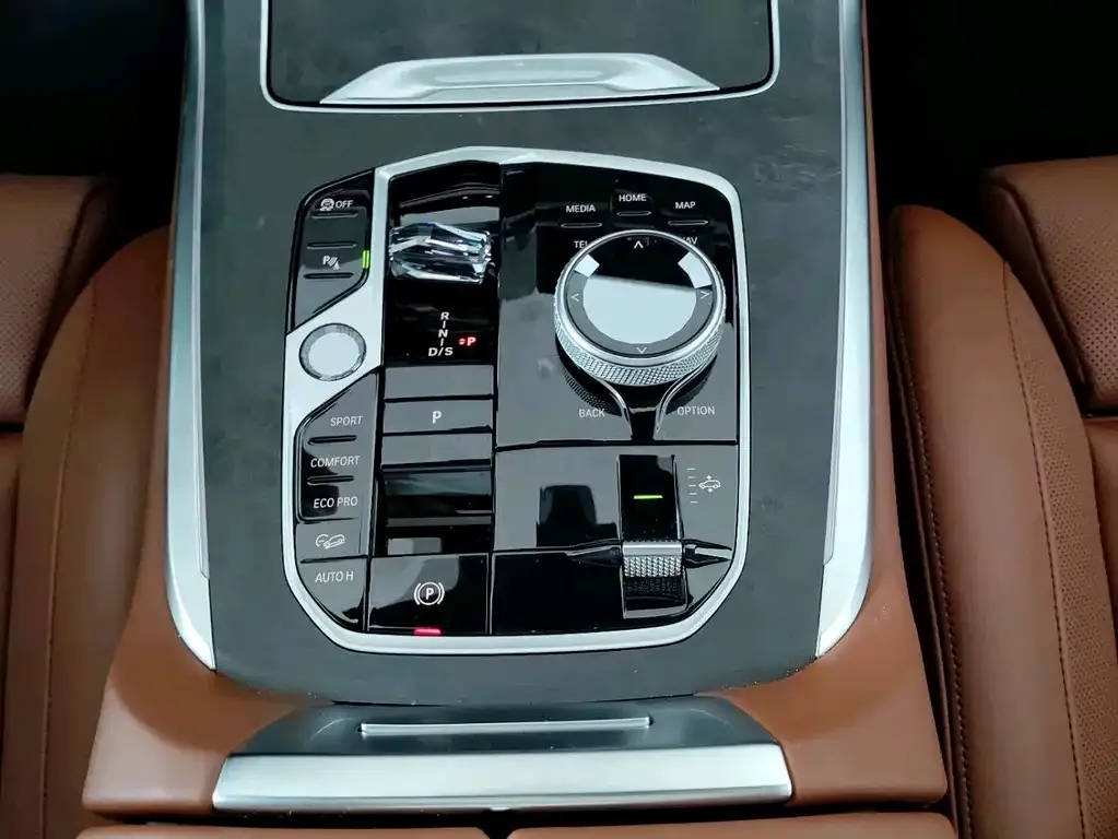 BMW X7 — фото 2