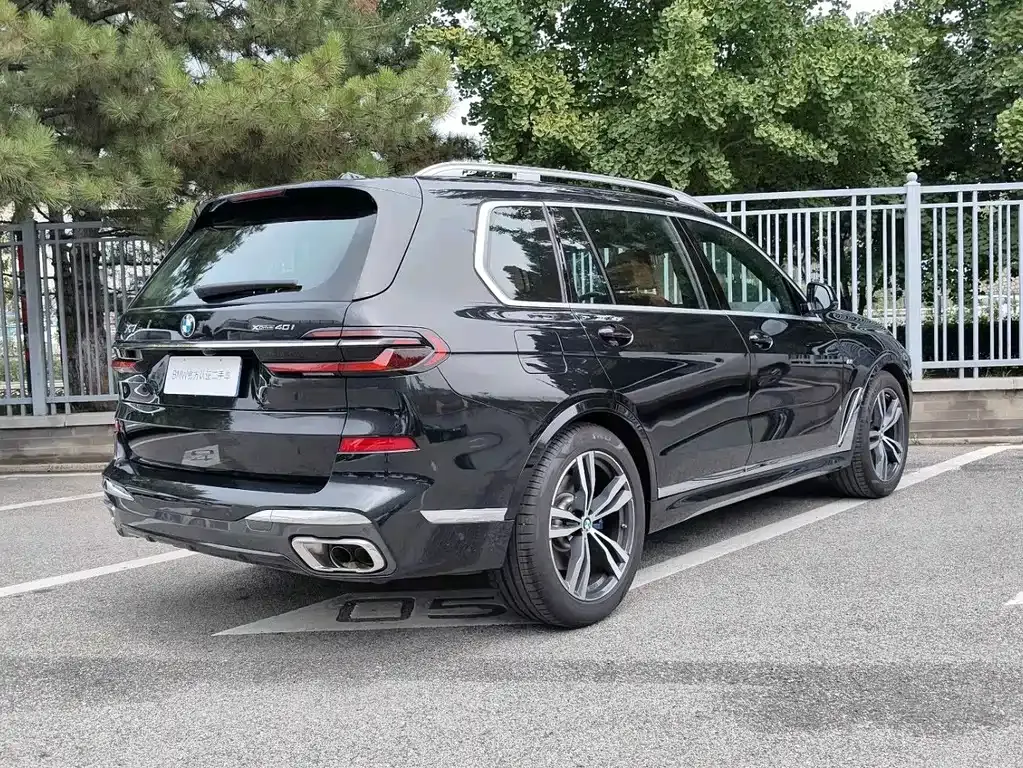 BMW X7 — фото 7
