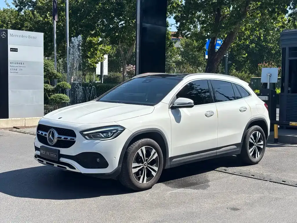 Mercedes-Benz GLA — фото 1