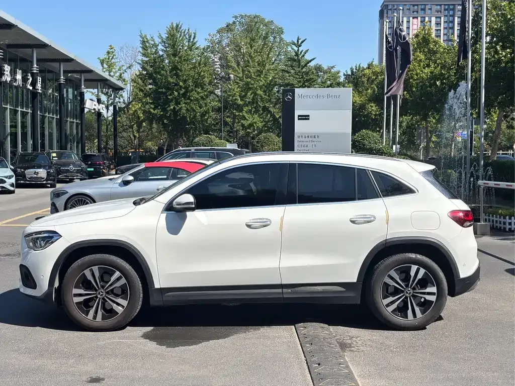 Mercedes-Benz GLA — фото 6