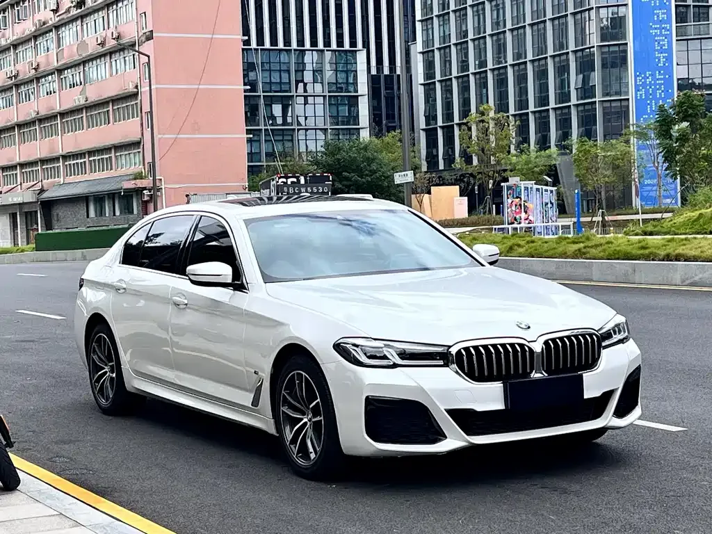 BMW 5 Series — фото 2