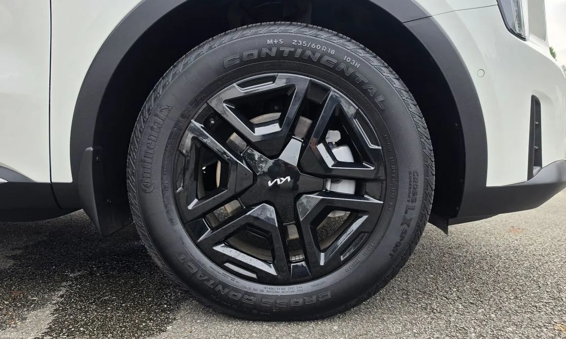 Kia Sorento — фото 9