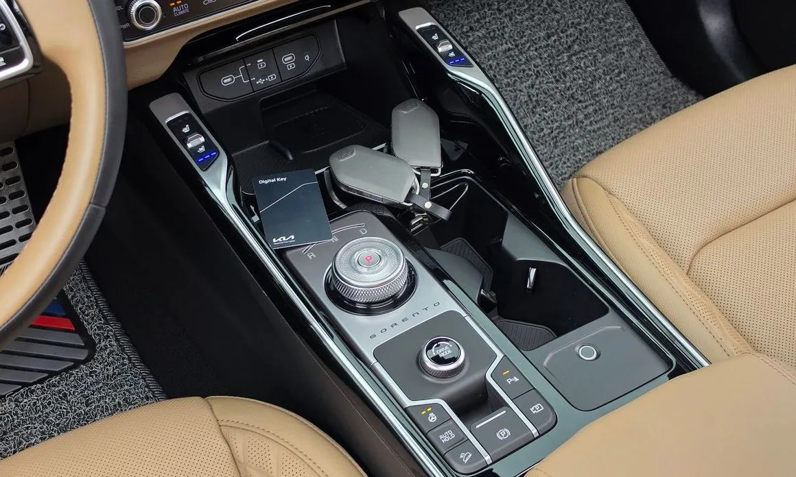 Kia Sorento — фото 7