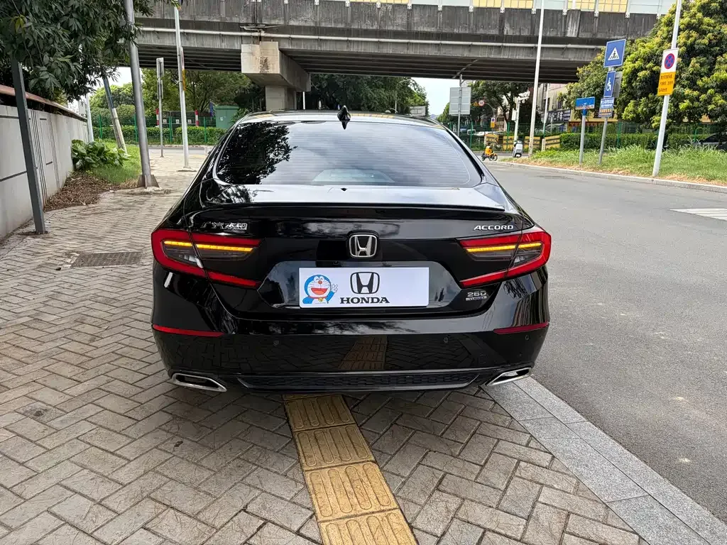 Honda Accord — фото 6
