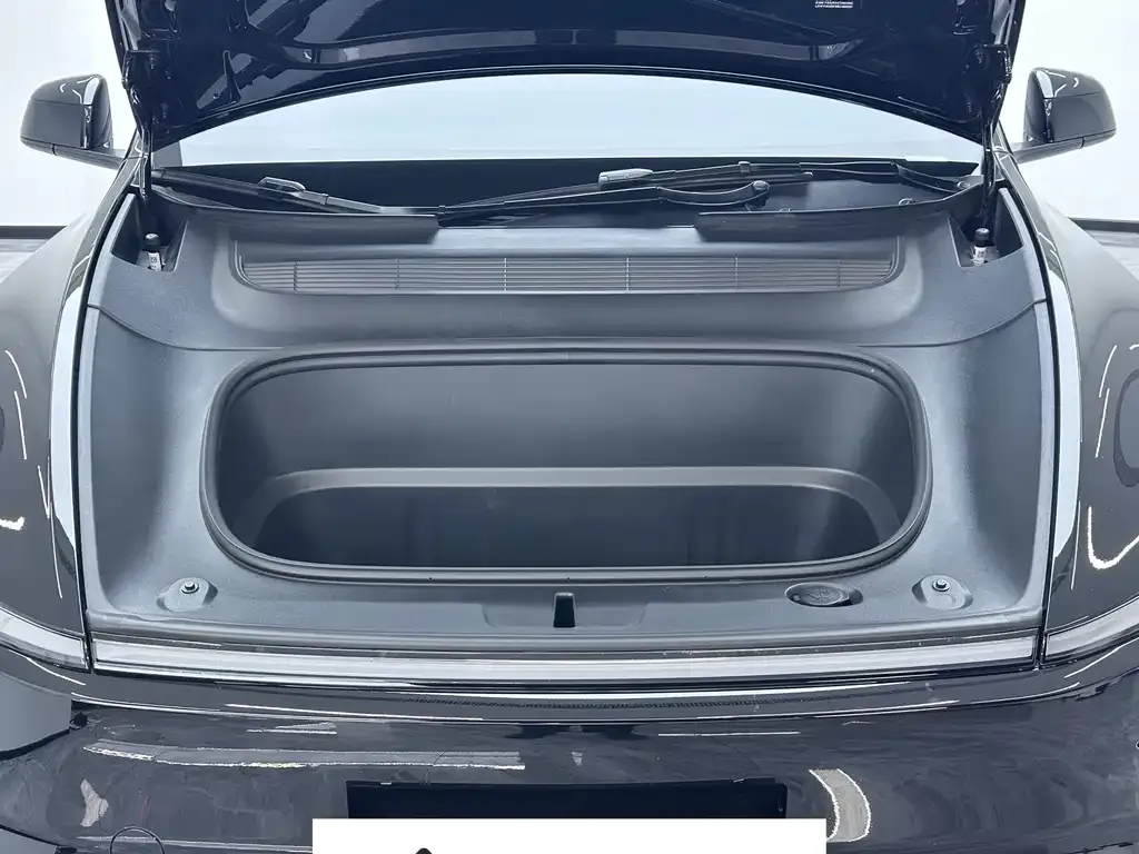 Tesla Model Y L — фото 4