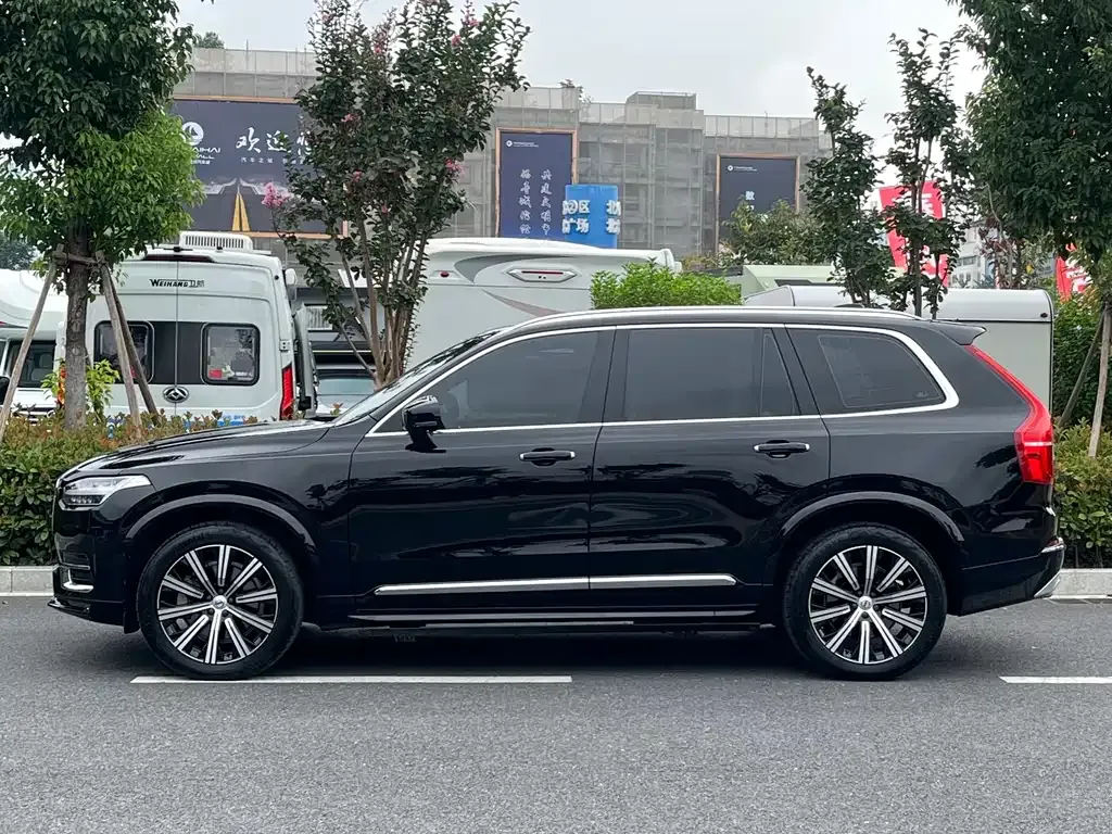 Volvo XC90 — фото 8