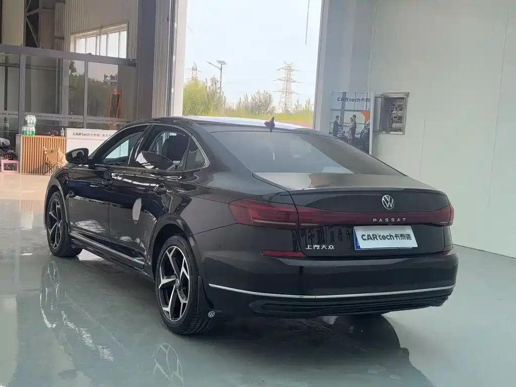 Volkswagen Passat — фото 10