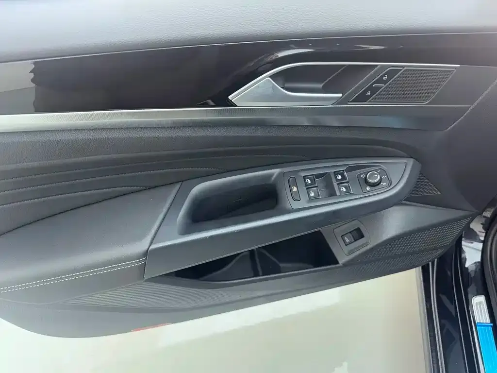 Volkswagen Passat — фото 4