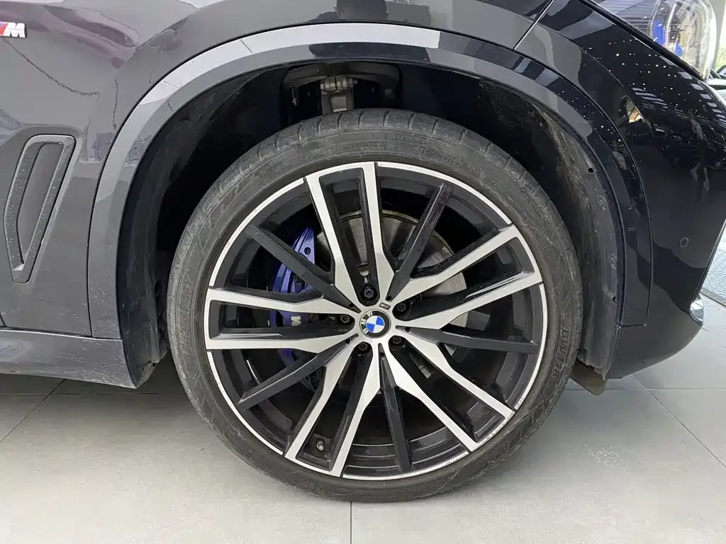 BMW X5 — фото 10