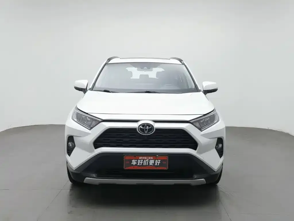 Toyota RAV4 — фото 4