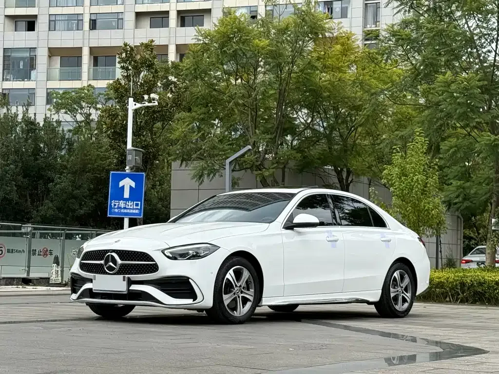 Mercedes-Benz C-Class — фото 1