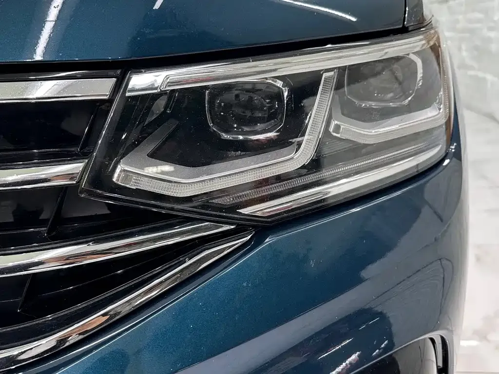 Volkswagen Tiguan L PHEV — фото 7
