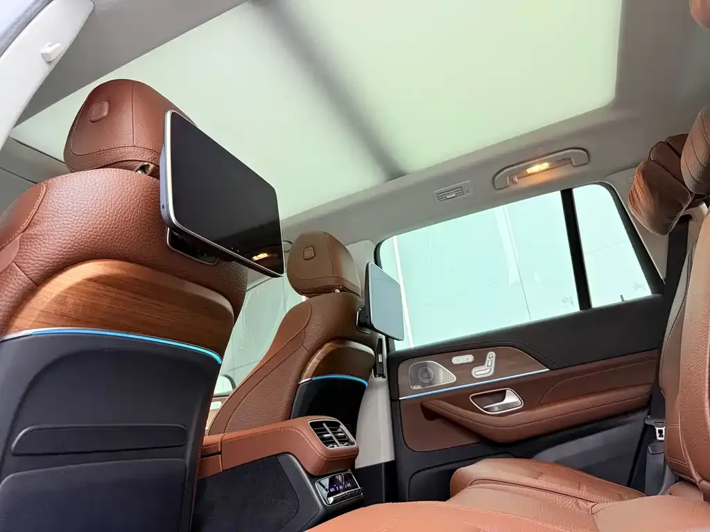 Mercedes-Benz GLS — фото 6