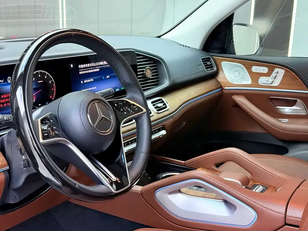 Mercedes-Benz GLS — фото 7