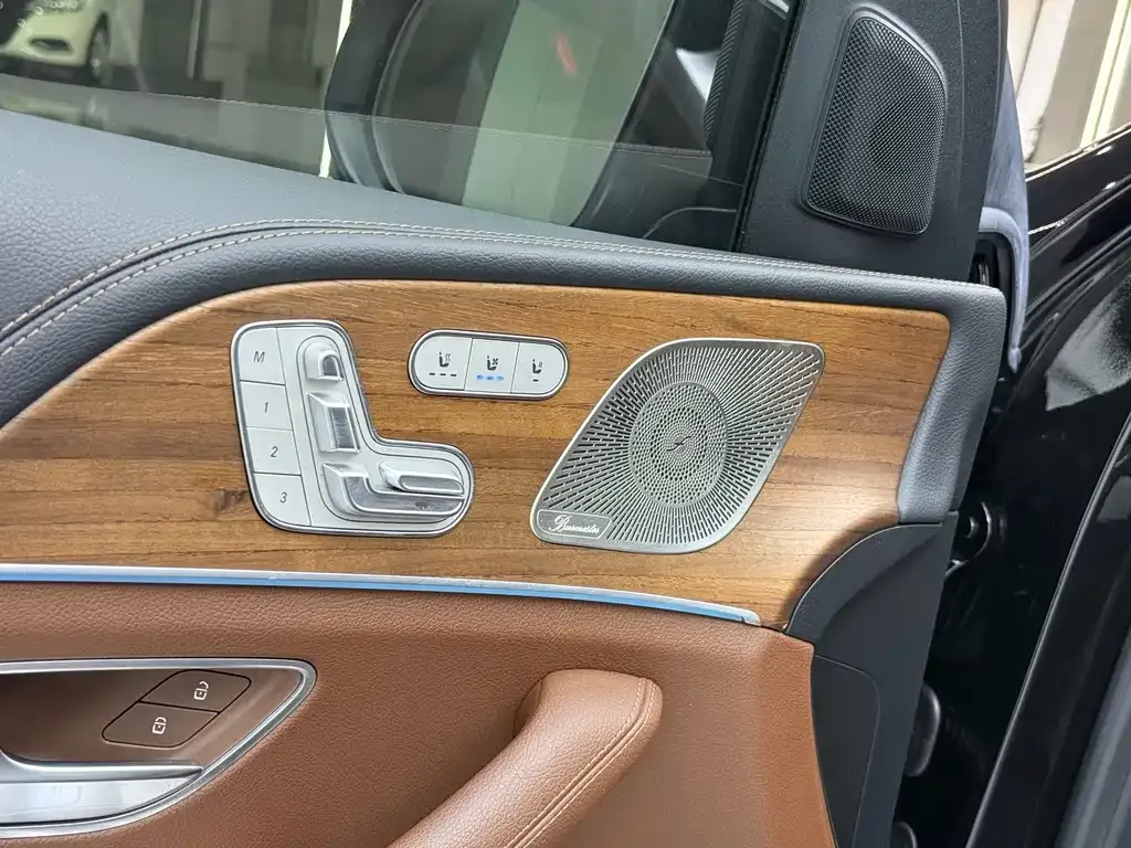 Mercedes-Benz GLS — фото 2