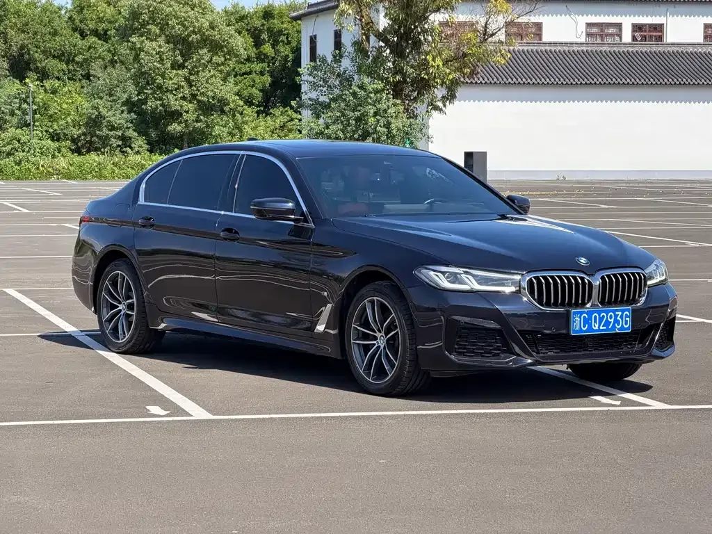 BMW 5 Series — фото 7