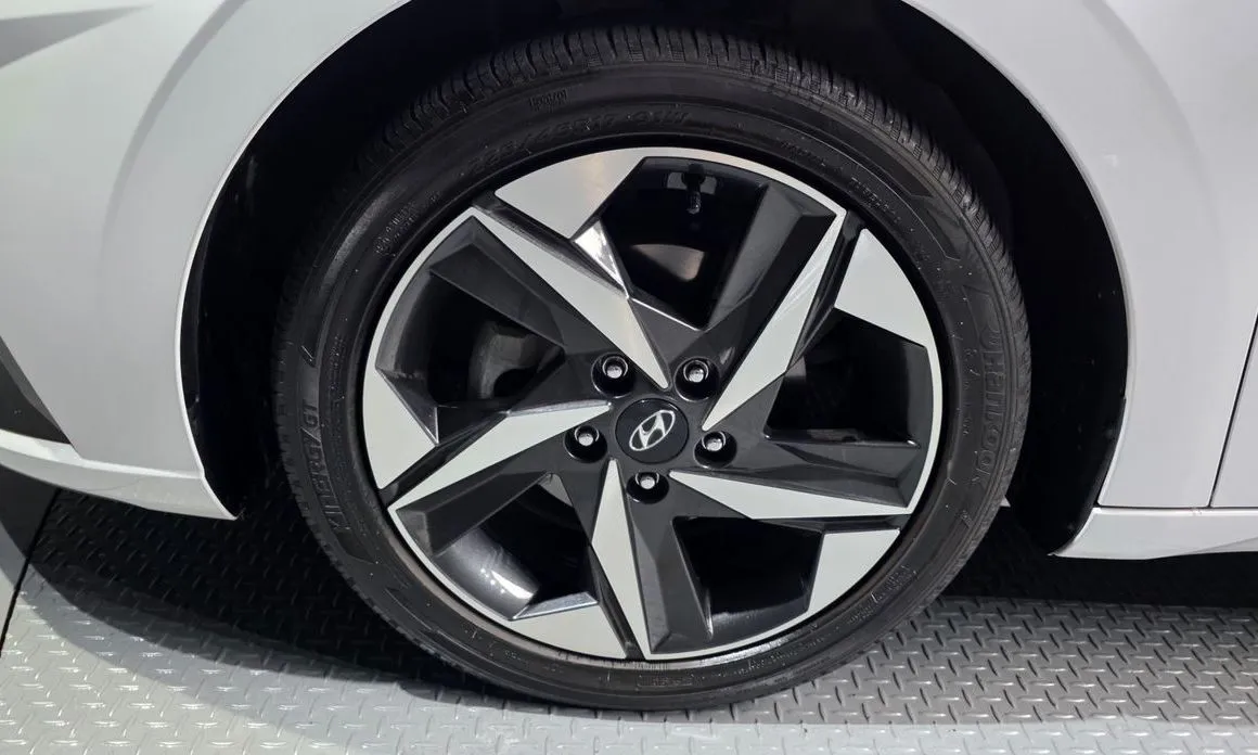 Hyundai AVANTE — фото 5