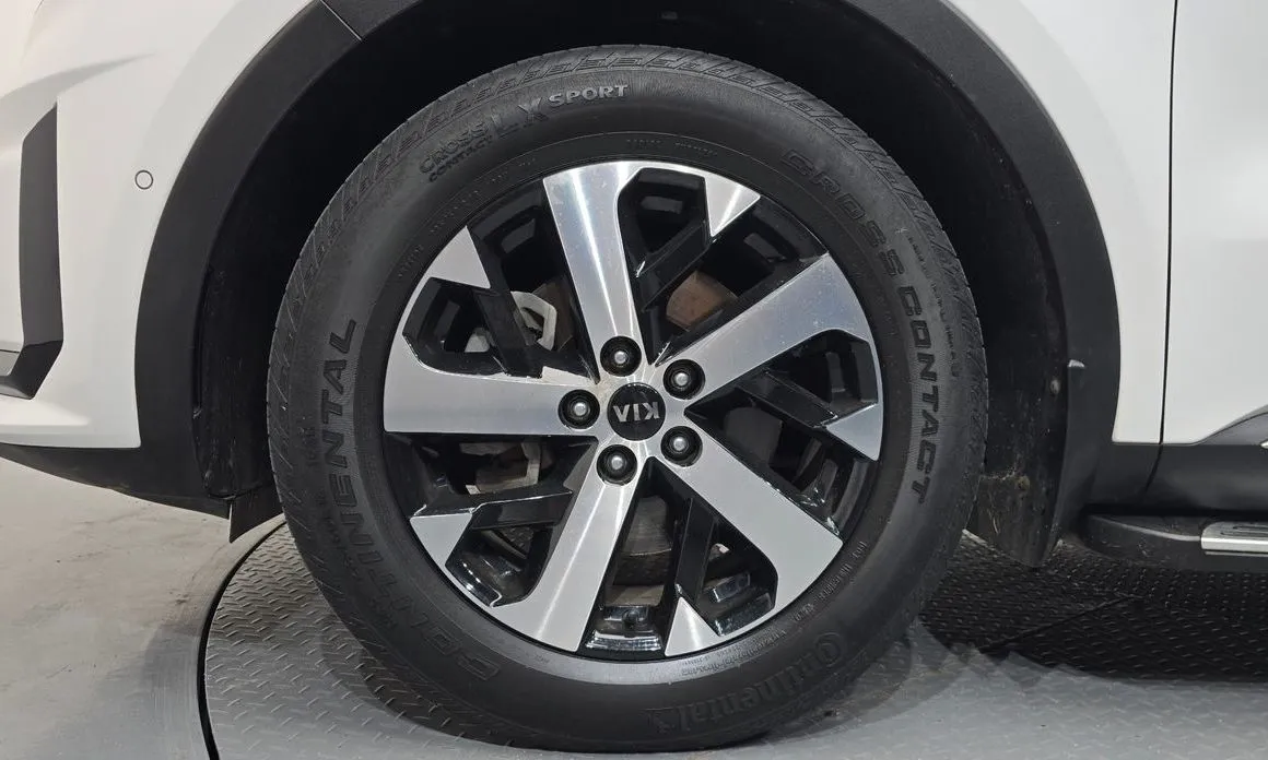 Kia Sorento — фото 8