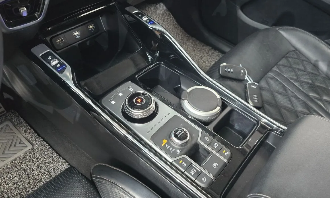 Kia Sorento — фото 9