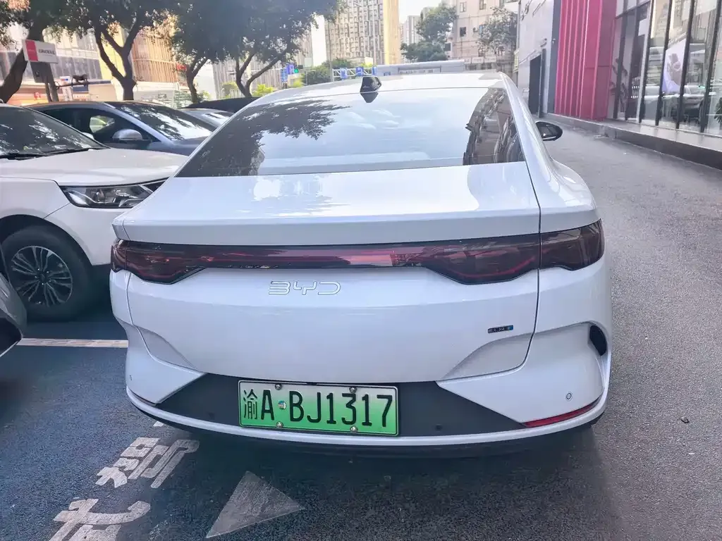 BYD Qin L — фото 8