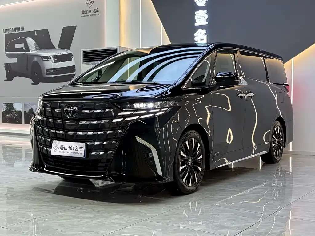 Toyota Alphard — фото 1