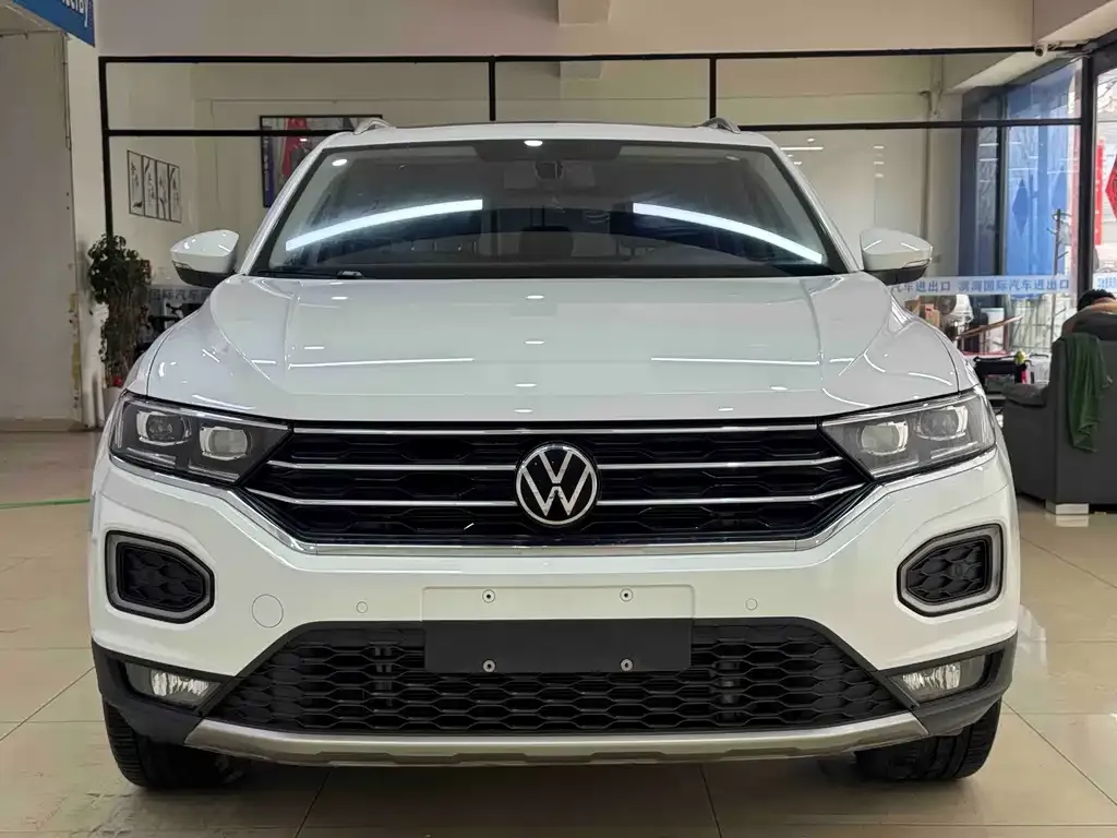 Volkswagen T-Roc — фото 8