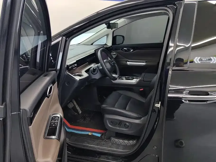 GAC Motor Trumpchi E8 — фото 10