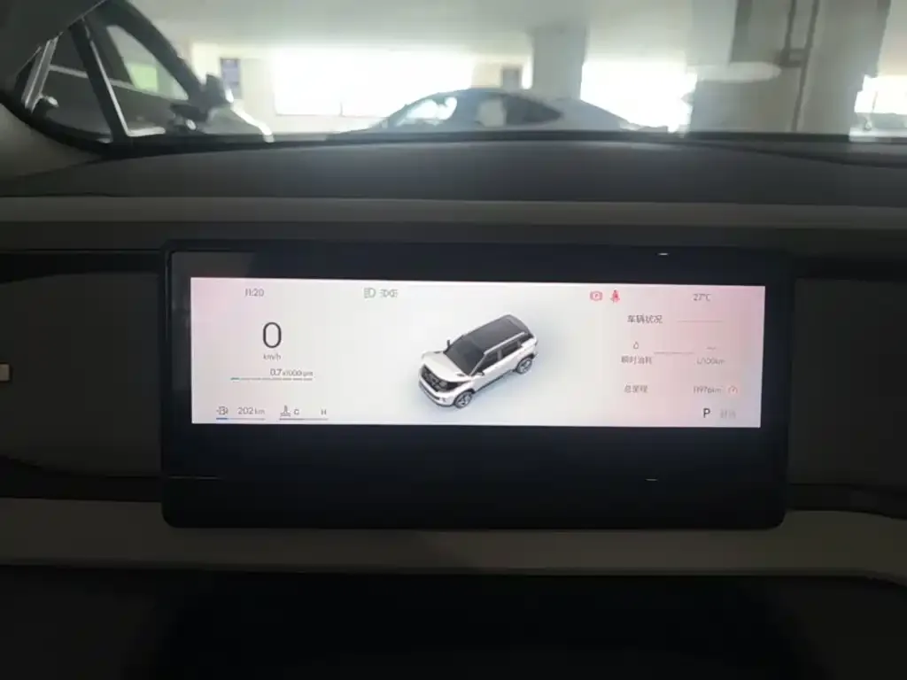 Geely Icon — фото 10